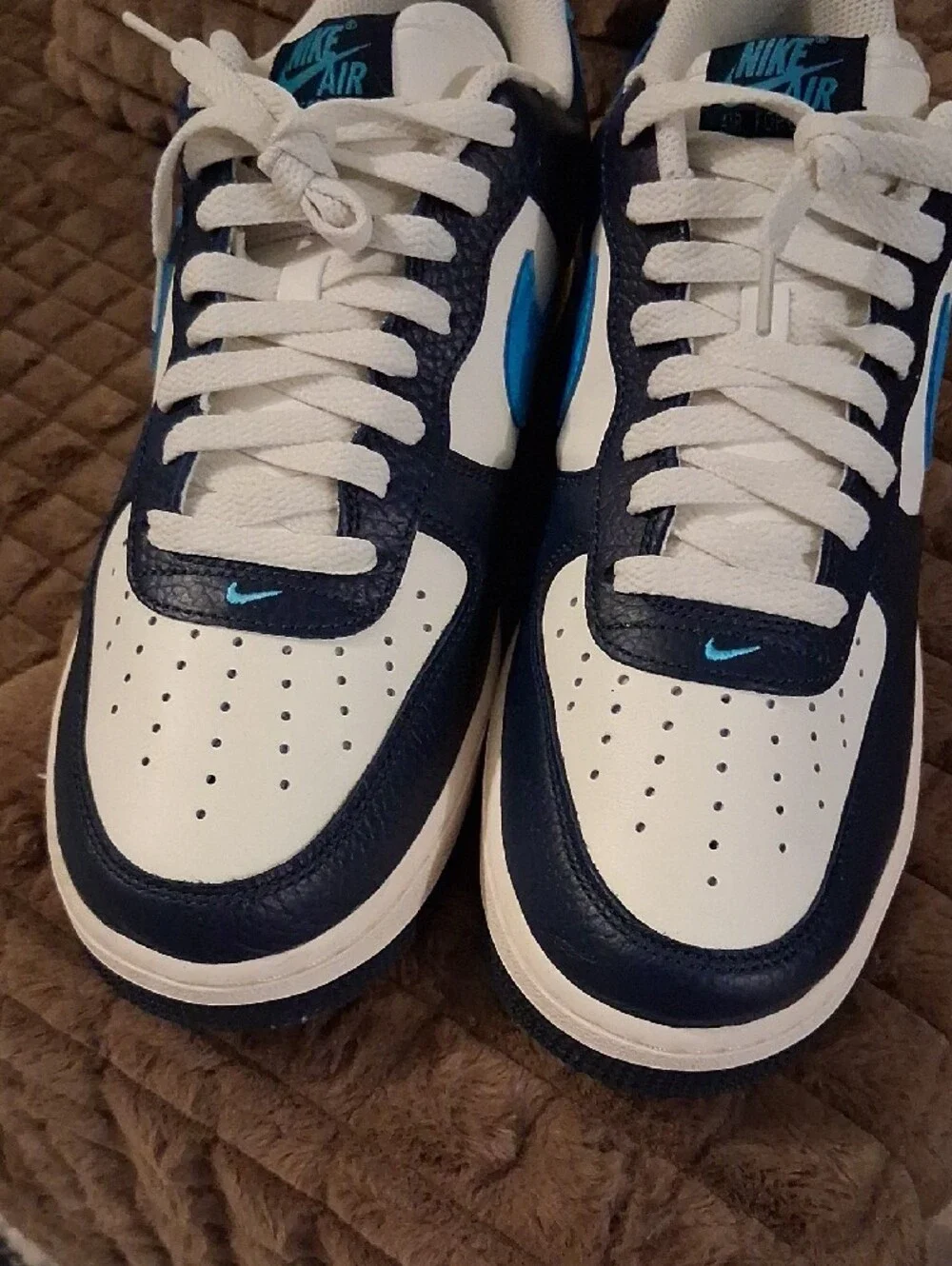 Nike Men’s Low-Top Sneakers in White and Blue